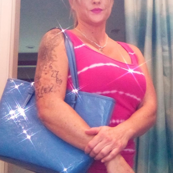 Meet your Posher, Tiffany - Picture 4 of 10